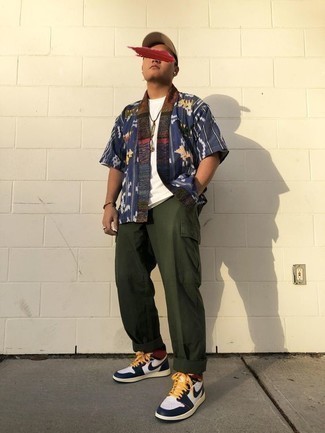 С чем носить белые кожаные высокие кеды мужчине