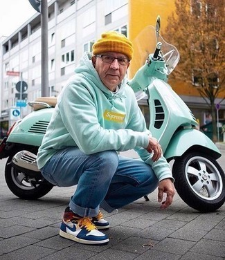 С чем носить белые кожаные высокие кеды мужчине