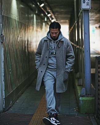 С чем носить белые кожаные высокие кеды мужчине