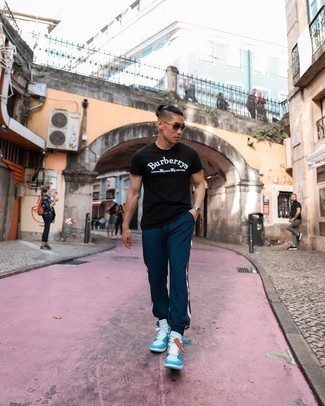 С чем носить белые кожаные высокие кеды мужчине