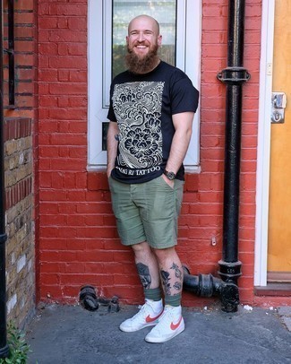 С чем носить белые кожаные высокие кеды мужчине