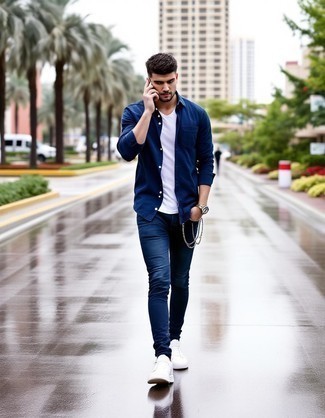 С чем носить белые кожаные низкие кеды мужчине