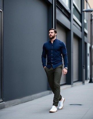 С чем носить белые кожаные низкие кеды мужчине