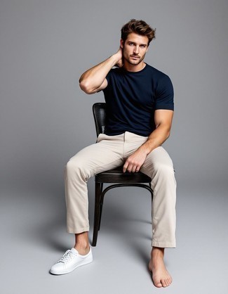 С чем носить белые кожаные низкие кеды мужчине