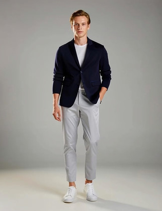 С чем носить белые кожаные низкие кеды мужчине