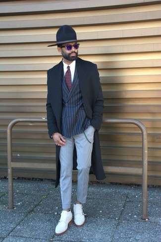 С чем носить белые кожаные монки