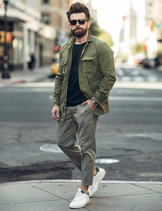 С чем носить белые кожаные кеды мужчине