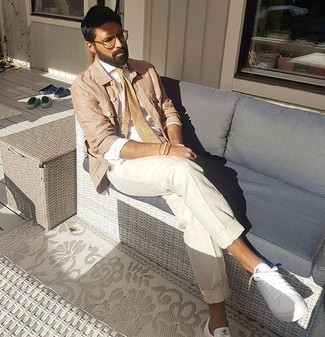 С чем носить белые льняные классические брюки мужчине