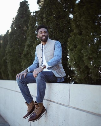 С чем носить белую лонгслив с горловиной на пуговицах мужчине