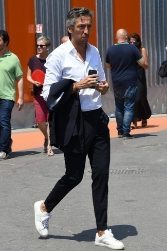 Как носить белую рубашку с длинным рукавом с черным костюмом