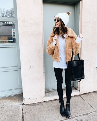 Какие бомберы носить с белой футболкой с длинным рукавом женщине