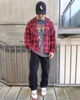 Какие брюки карго носить с белыми низкими кедами