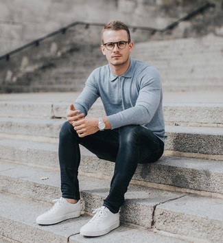 Какие джинсы носить с белыми низкими кедами мужчине