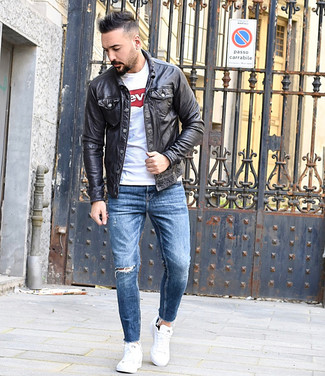 Какие джинсы носить с белыми низкими кедами мужчине