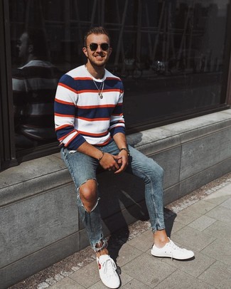 Какие джинсы носить с белыми низкими кедами мужчине