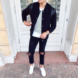 Какие джинсы носить с белыми низкими кедами мужчине