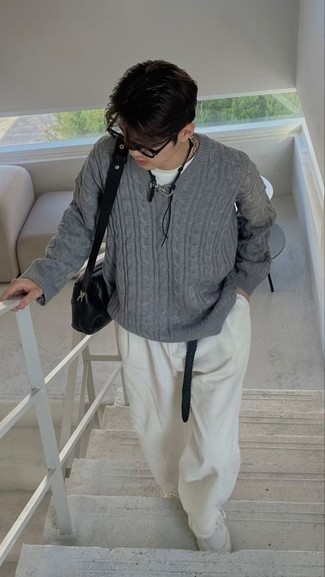 Как носить белые низкие кеды с белыми брюками чинос