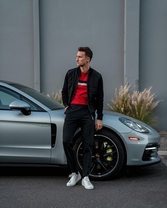 Какие свитера на молнии носить с белыми низкими кедами мужчине