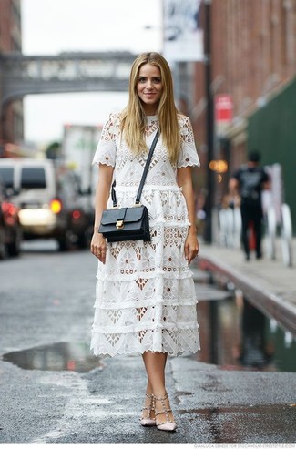 Какие туфли носить с белым платьем-миди