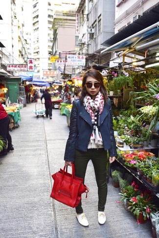 С чем носить белые оксфорды женщине