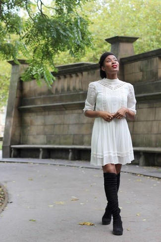 С чем носить белое коктейльное платье