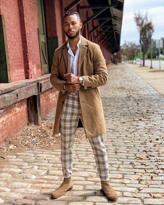 С чем носить белые брюки чинос в шотландскую клетку