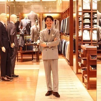 С чем носить белый нагрудный платок