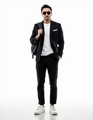 С чем носить белый нагрудный платок