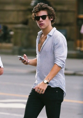 С чем носить белую рубашку в горошек мужчине