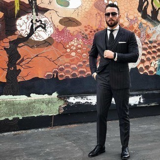 С чем носить белую рубашку в горошек мужчине