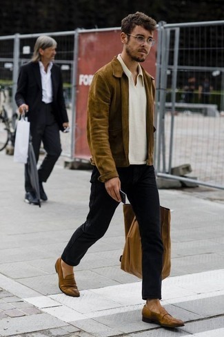 Какие бомберы носить с белой футболкой-поло мужчине