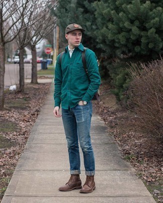 Какие джинсы носить с белой футболкой-поло мужчине