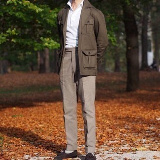 Какие лоферы носить с белой футболкой-поло мужчине