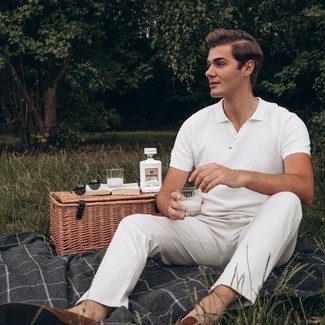 Какие лоферы носить с белой футболкой-поло мужчине