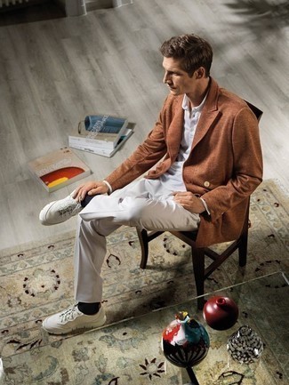 С чем носить белый свитер с воротником поло мужчине