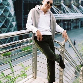 С чем носить белый свитер с воротником поло мужчине