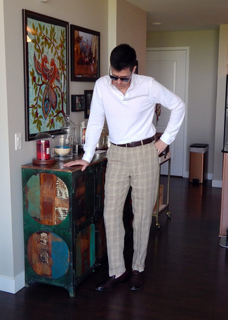 С чем носить белый свитер с воротником поло мужчине