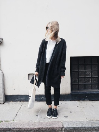 С чем носить белую большую сумку из плотной ткани с принтом