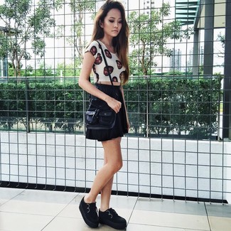 С чем носить белый укороченный топ с принтом