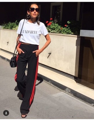 С чем носить белый укороченный топ с принтом