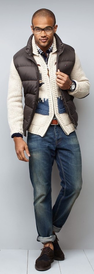 С чем носить белый кардиган с отложным воротником с принтом мужчине