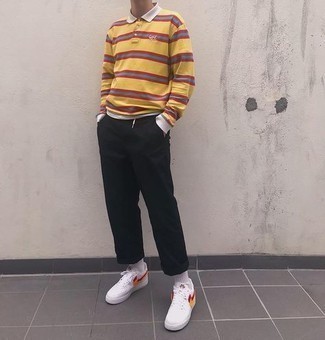 С чем носить белые кеды с принтом мужчине