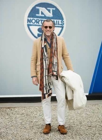 Какие пиджаки носить с белым дождевиком мужчине