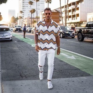 С чем носить белые рваные джинсы мужчине