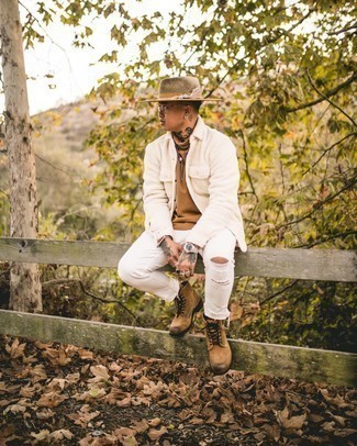 С чем носить белые рваные джинсы мужчине