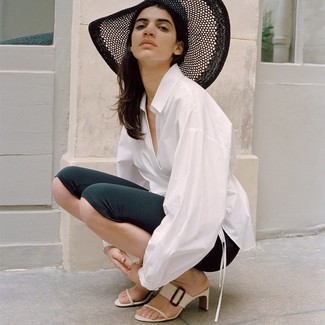 С чем носить белые босоножек женщине