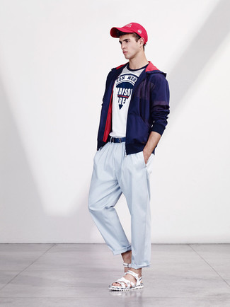 Какие ветровки носить с белыми сандалиями мужчине