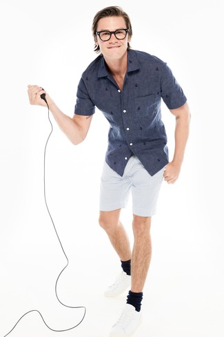 С чем носить белые шорты из жатого хлопка мужчине