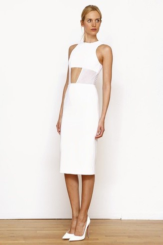 Какие туфли носить с белым платьем-футляром