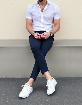 С чем носить белую рубашку с коротким рукавом мужчине